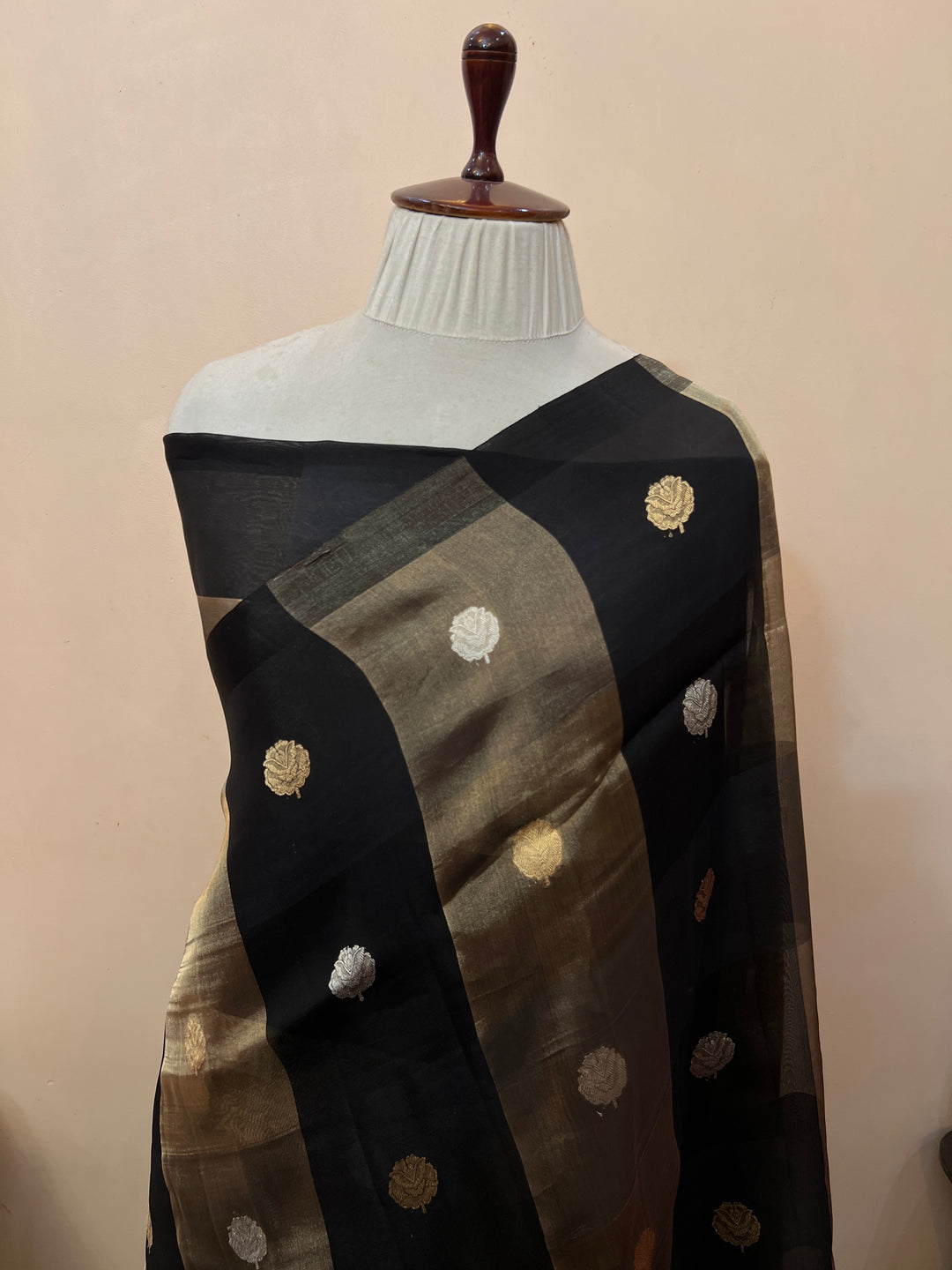 Black Pure Tissue Silk Handloom Banarasi Saree