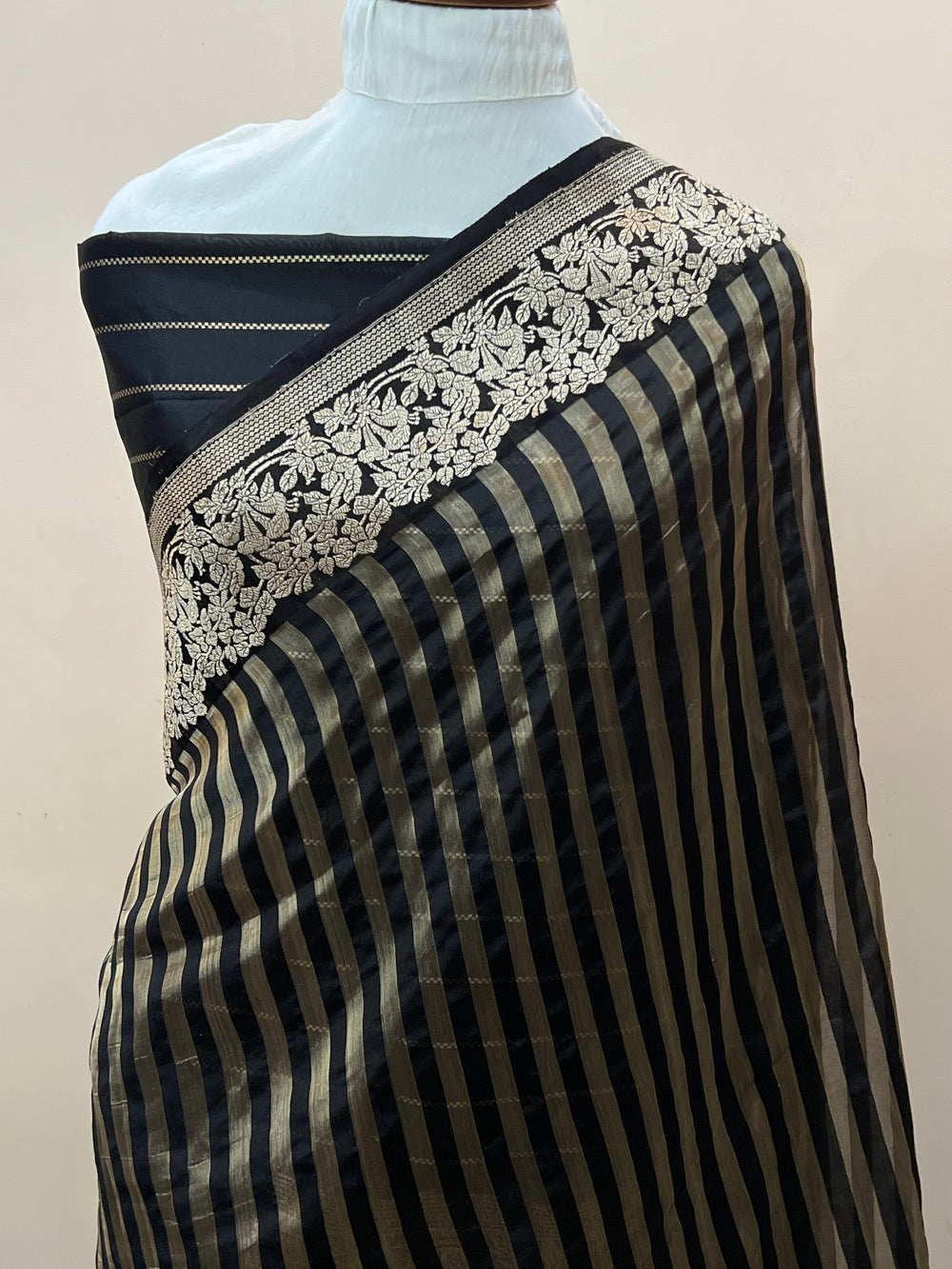 Black Pure Banarasi Handloom Silk Saree