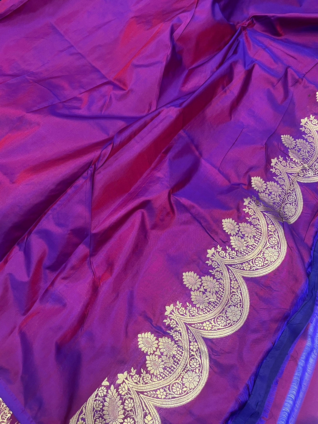 Magenta Banarasi Handloom Katan Silk Saree - Aura Benaras