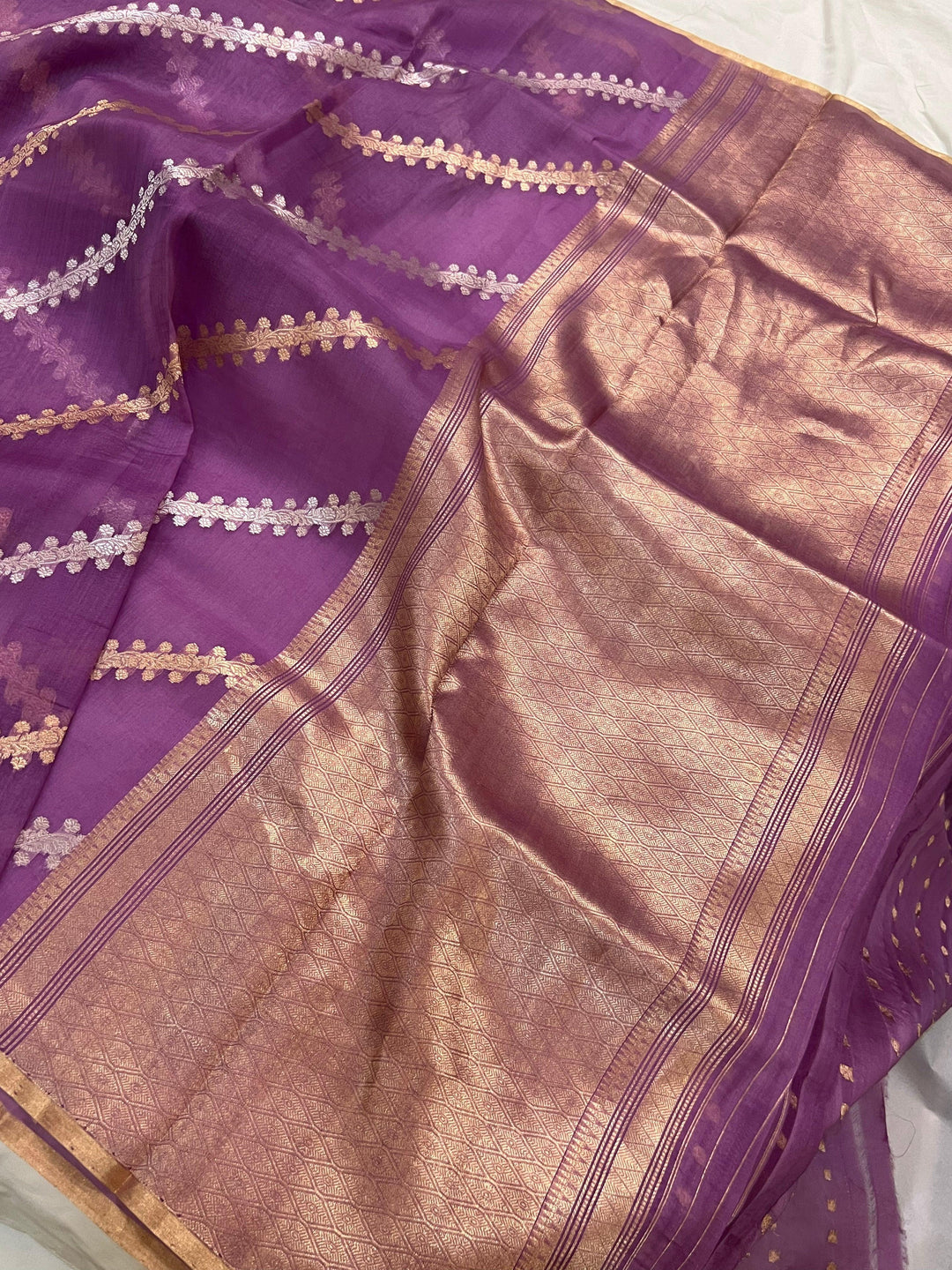Lavender Banarasi Handloom Kora Silk Saree - Aura Benaras