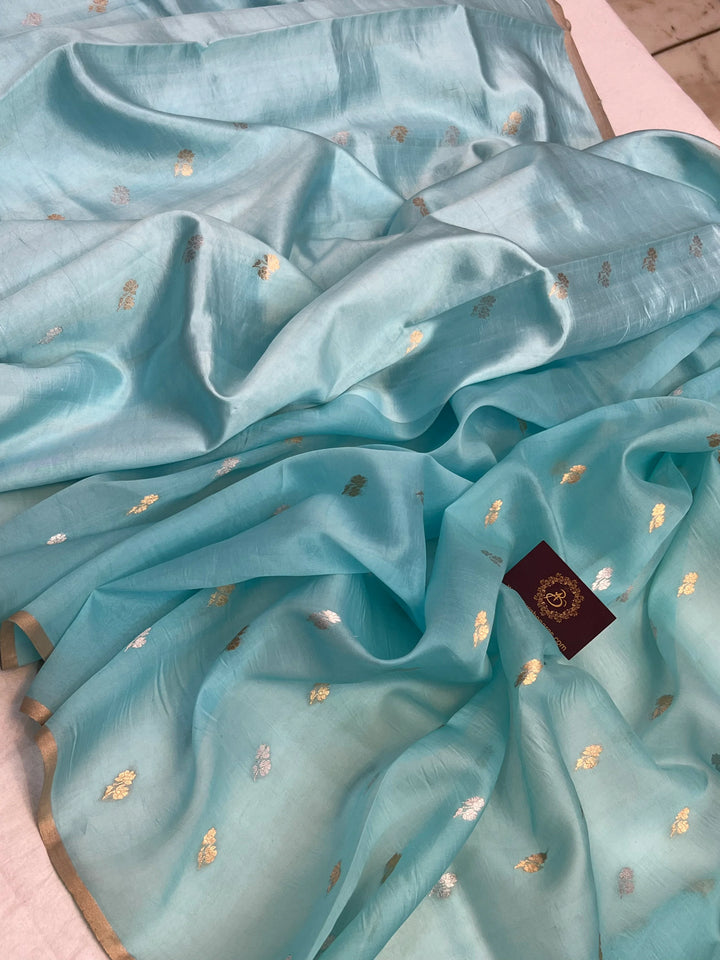 Inner body of saree in pure silk with handwoven Kadhwa motifs