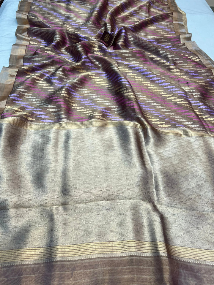 Magenta Pure Tissue Silk Handloom Banarasi Saree with Kadhwa Weave