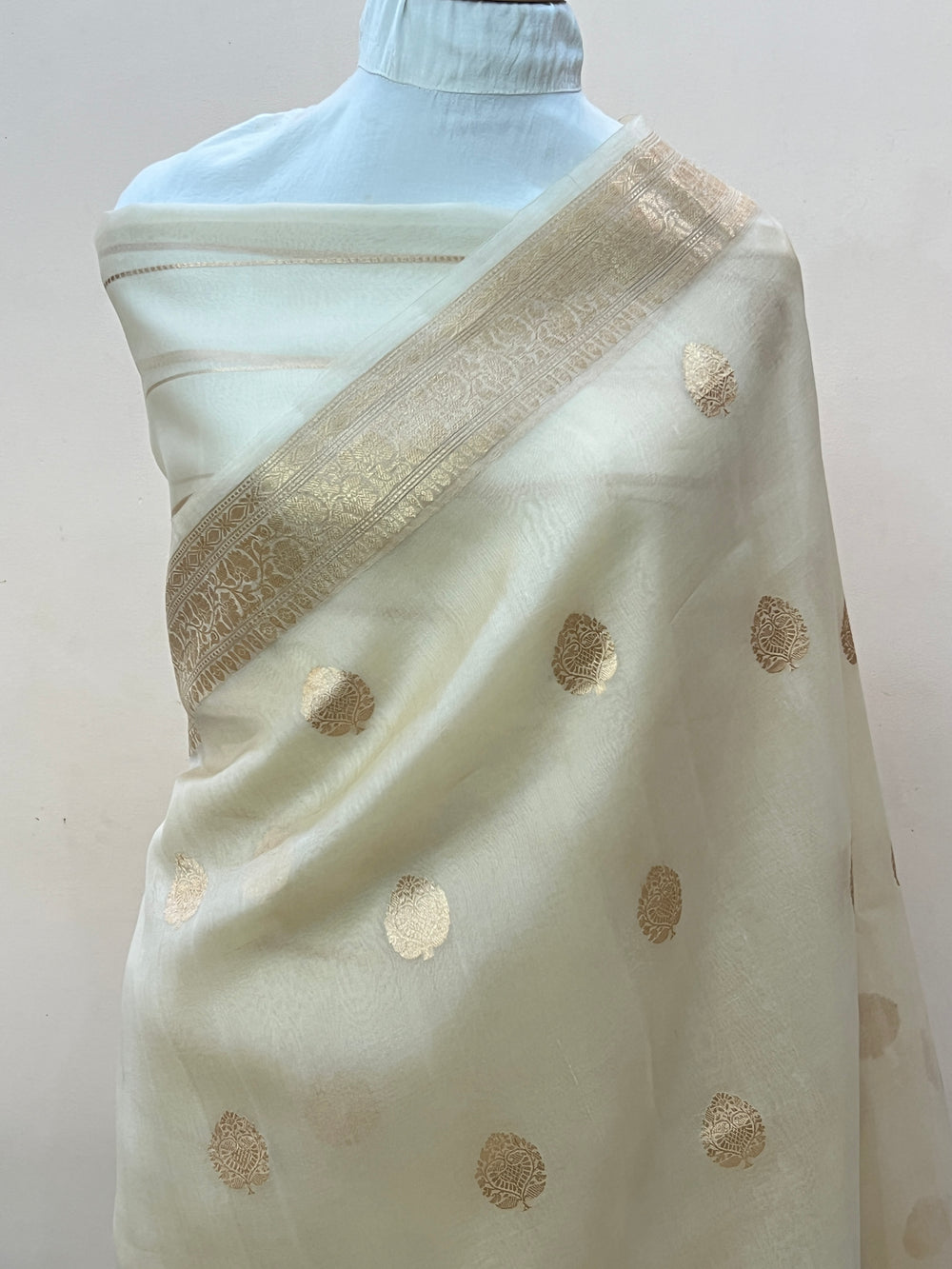 Cream Pure Banarasi Handloom Kora Silk Saree