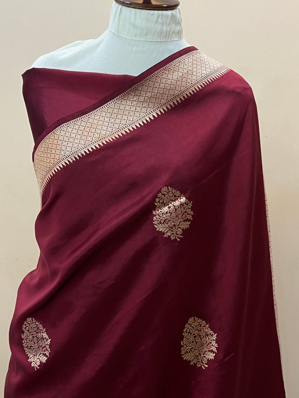 Maroon Pure Silk Handloom Banarasi Saree with Kadhwa meenakari motifs
