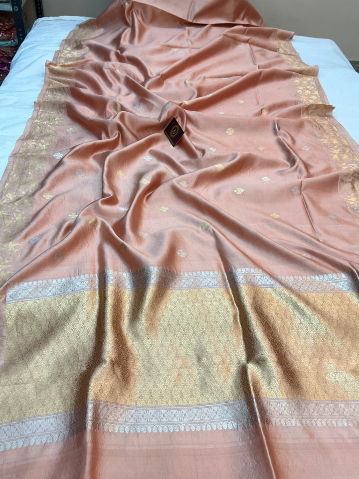 Pastel Peach Pure Silk Handloom Banarasi Saree with Kadhwa Butis 