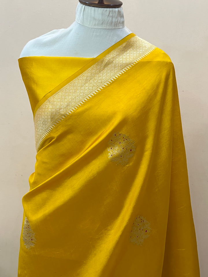 Yellow Pure Silk Handloom Banarasi Saree with Kadhwa meenakari motifs