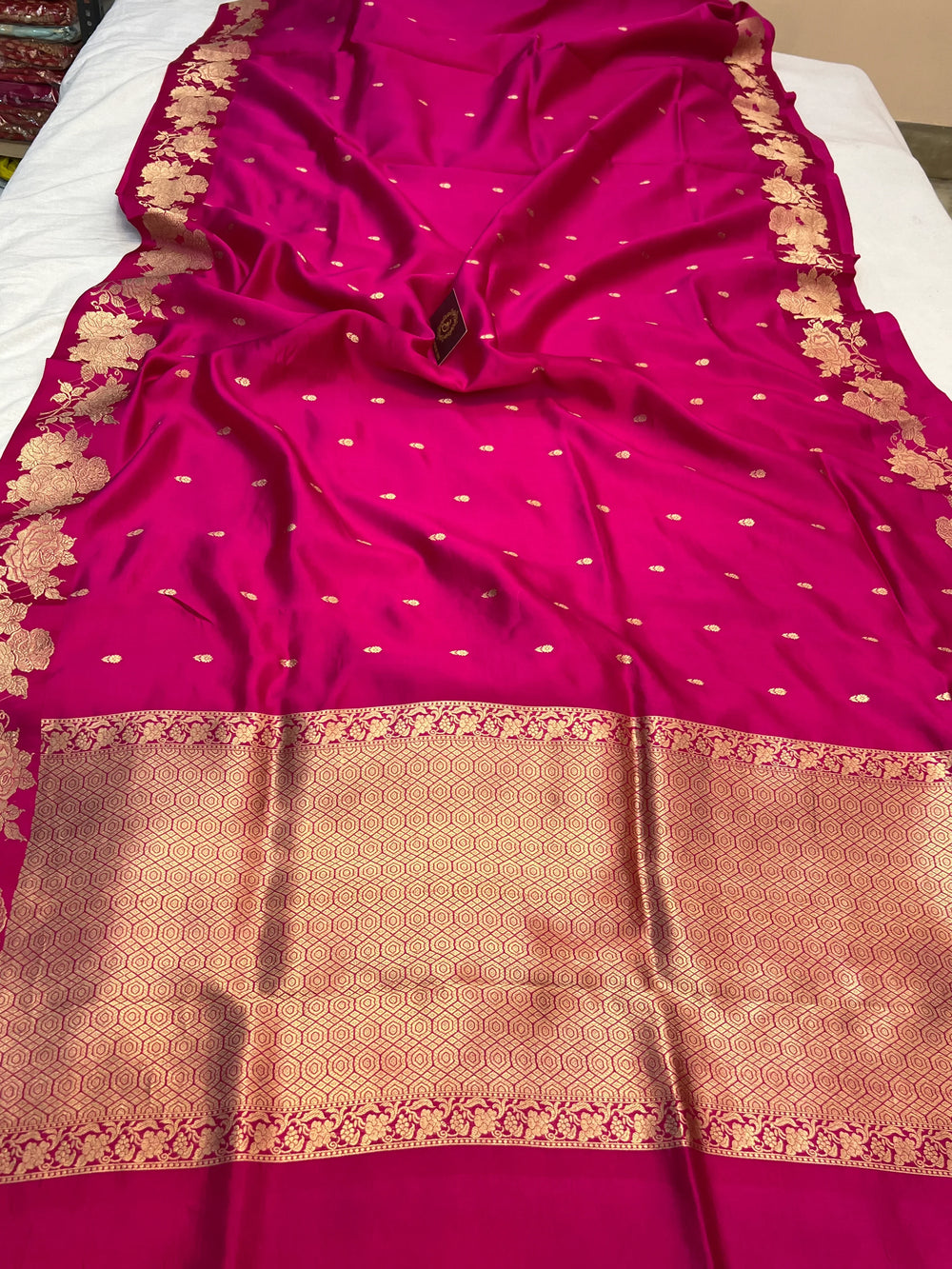 Rani Pink Pure Silk Handloom Banarasi Saree with Kadhwa Motifs