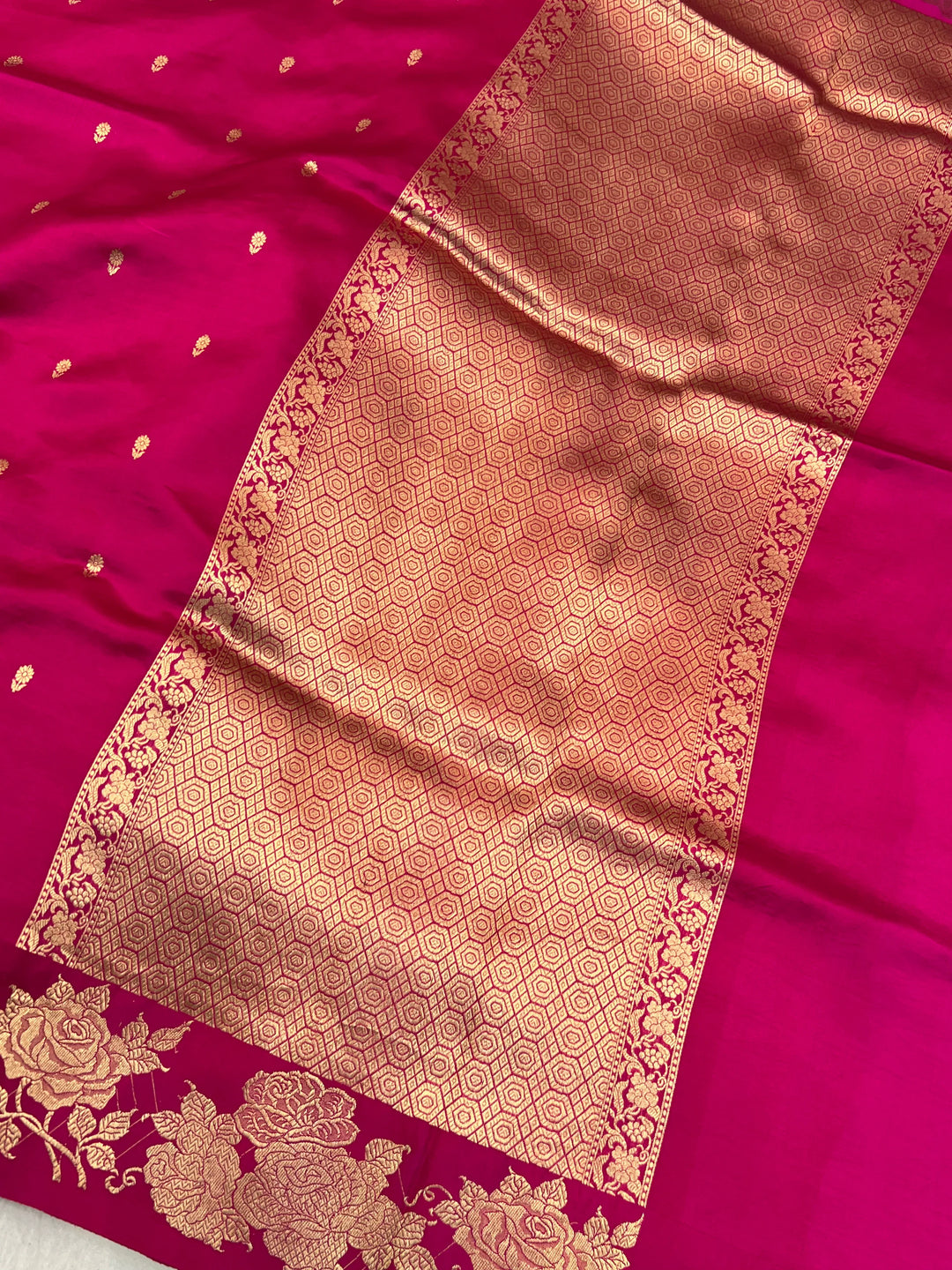 Rani Pink Pure Silk Handloom Banarasi Saree with Kadhwa Motifs