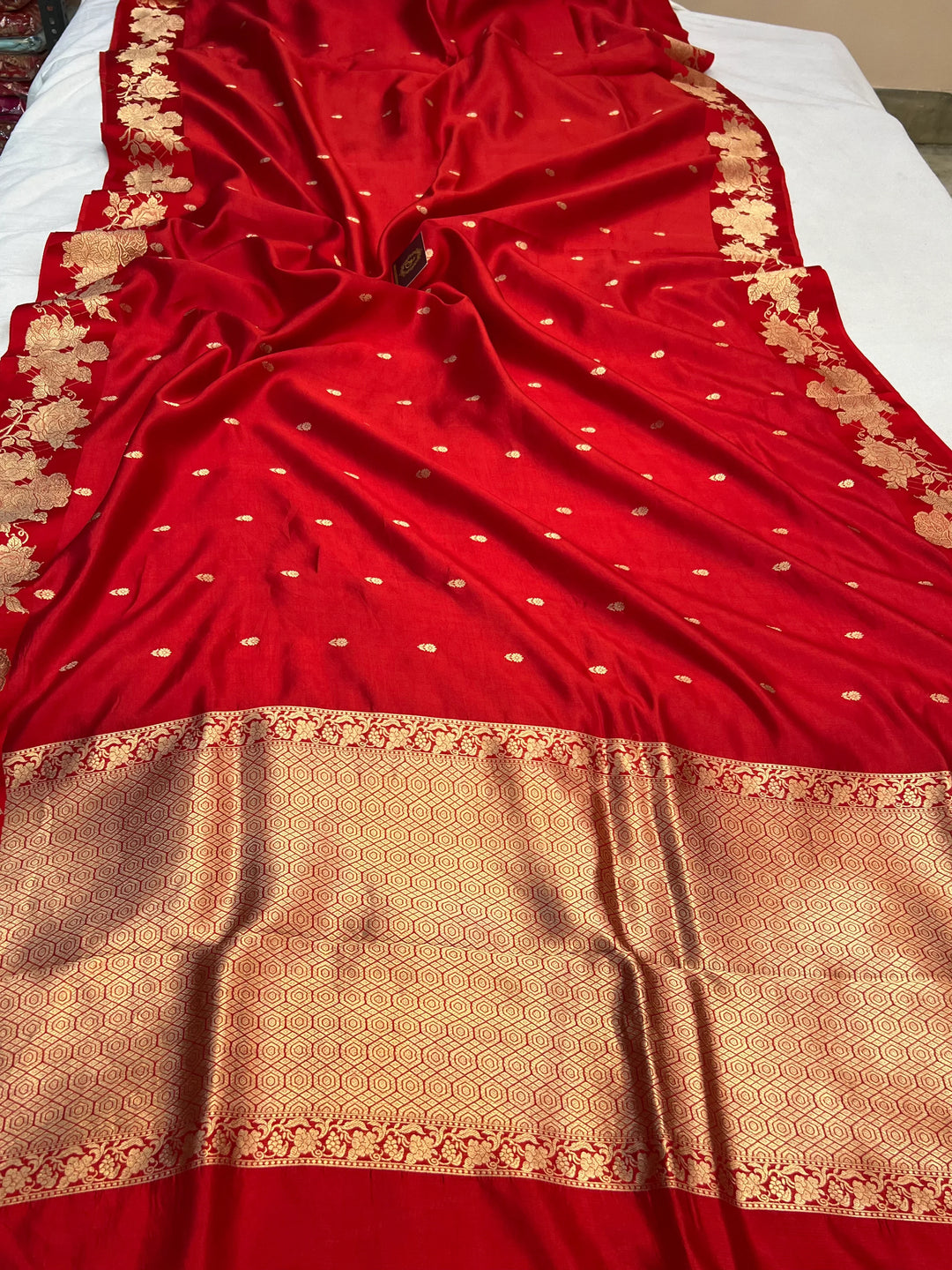Red Pure Silk Handloom Banarasi Saree with Kadhwa Motifs