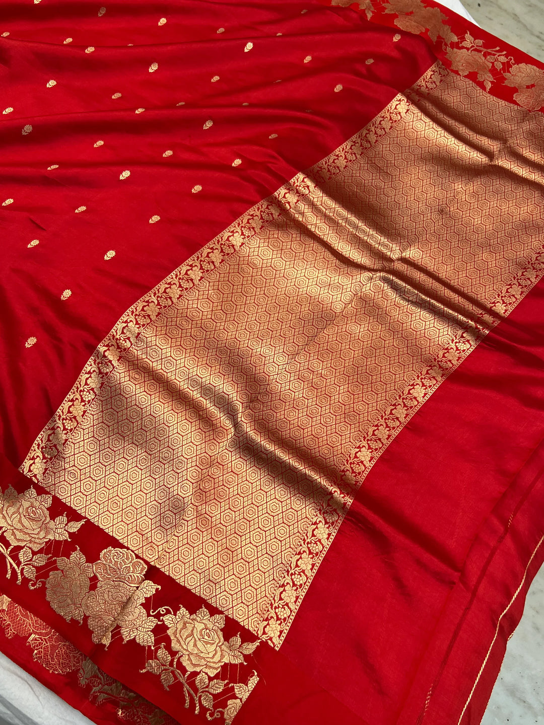 Red Pure Silk Handloom Banarasi Saree with Kadhwa Motifs