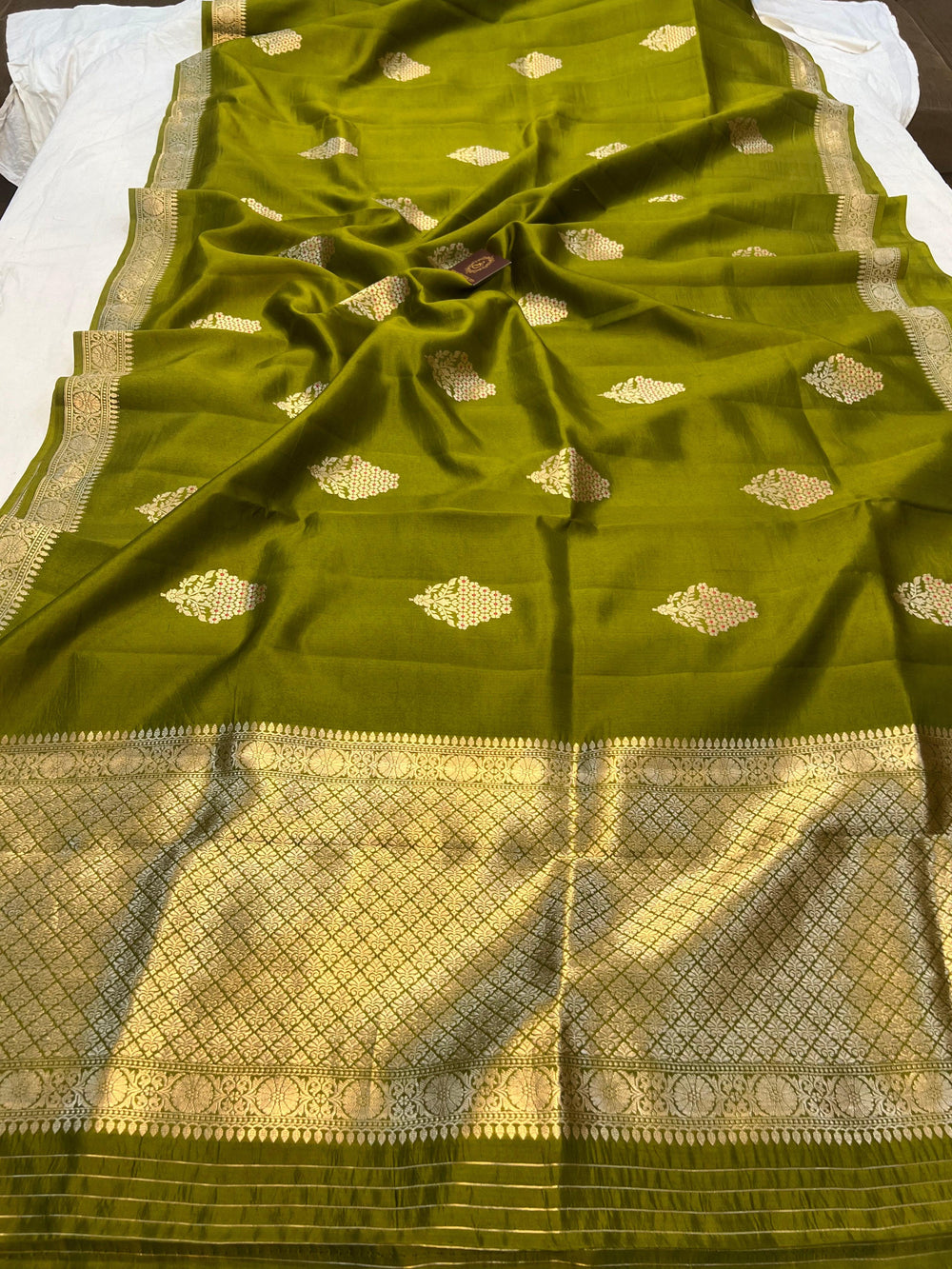 Mehendi Green Pure Banarasi Handloom Silk Saree - Aura Benaras