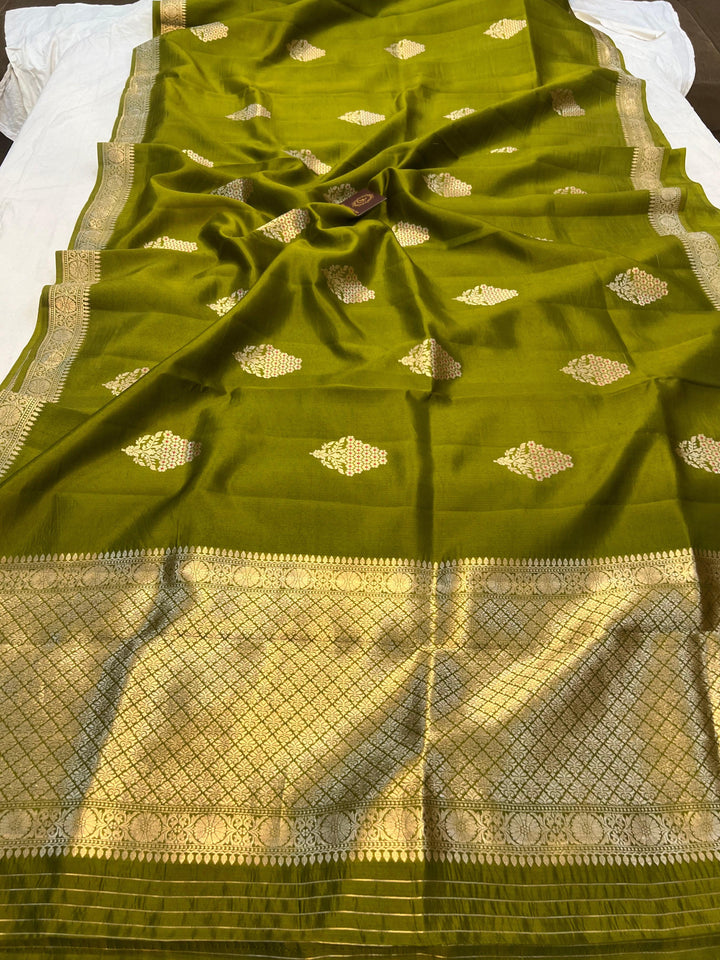 Mehendi Green Pure Banarasi Handloom Silk Saree - Aura Benaras
