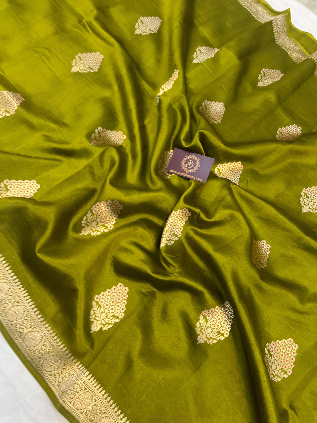 Mehendi Green Pure Banarasi Handloom Silk Saree - Aura Benaras