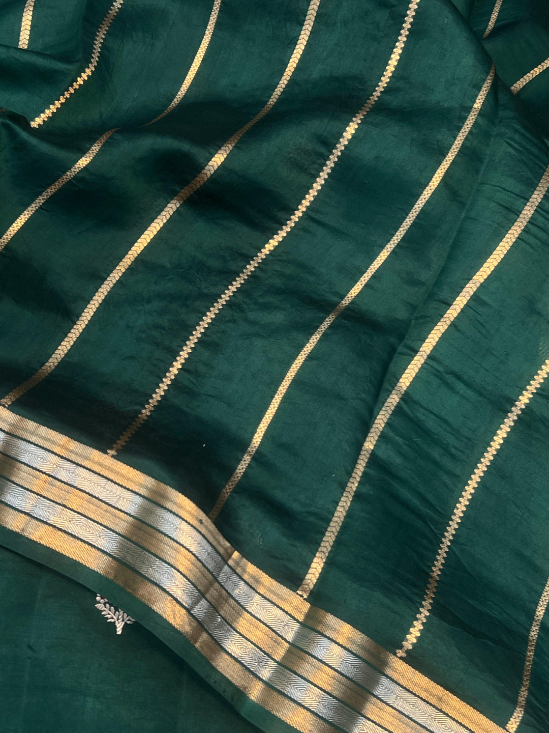 Bottle Green Pure Banarasi Handloom Silk Saree - Aura Benaras
