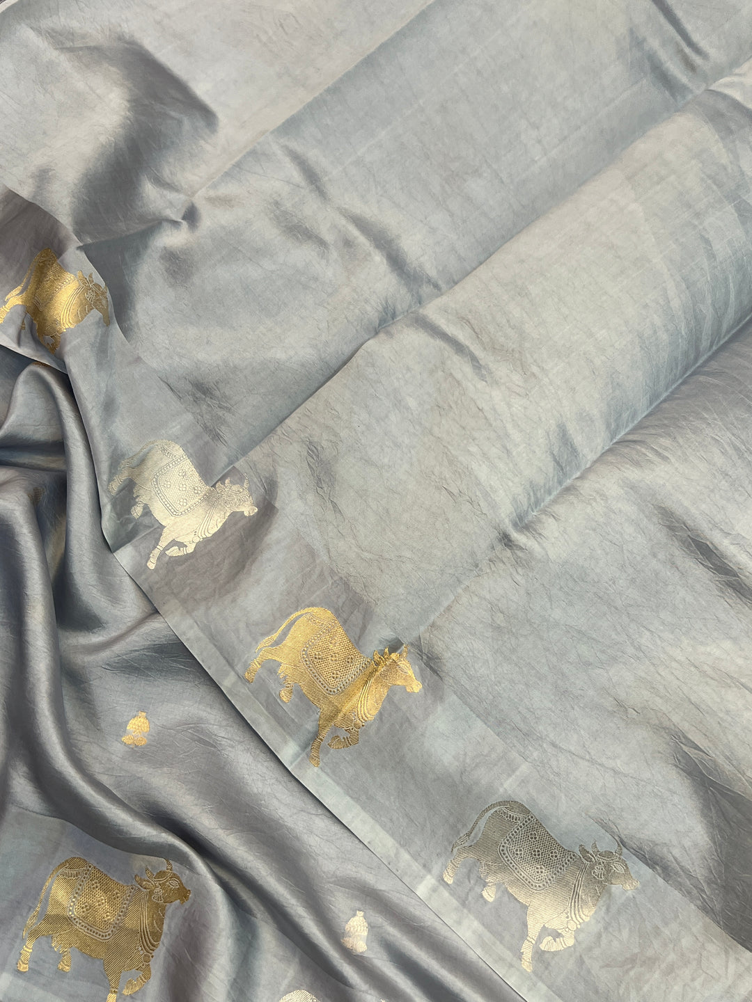 Light Blueish Grey Pure Katan Silk Banarasi Handloom Saree