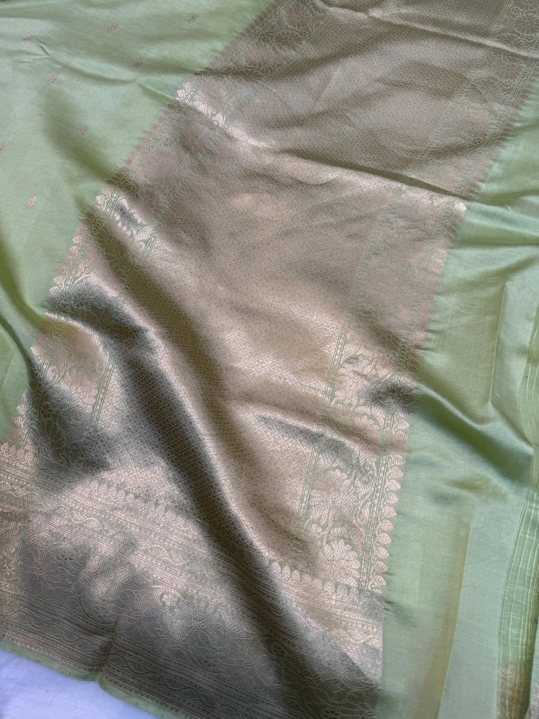 Pista Green Pure Silk Handloom Banarasi Saree