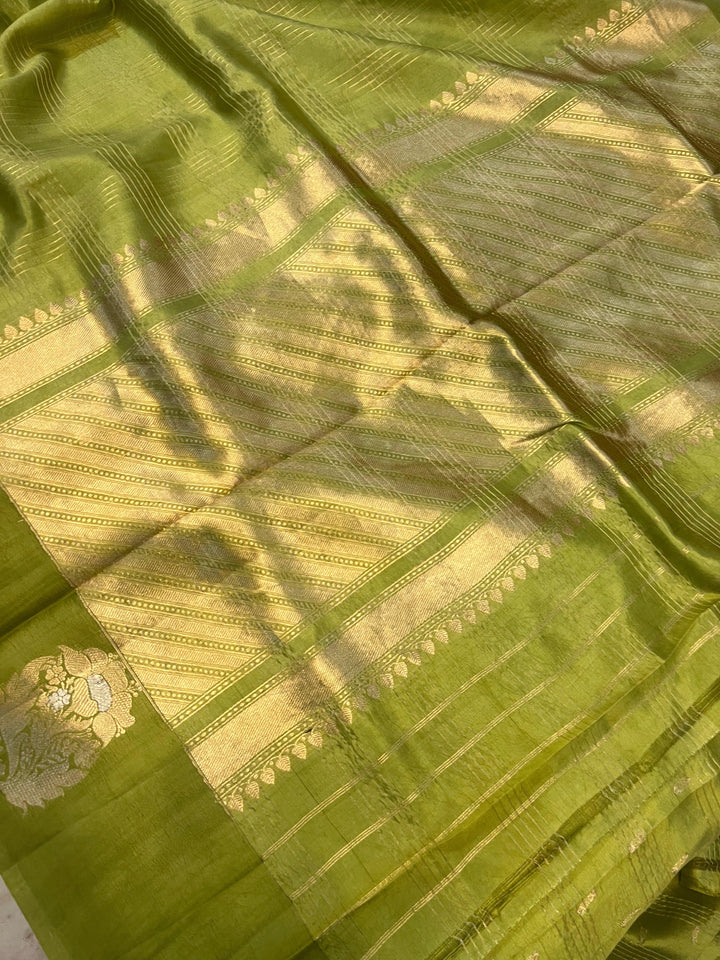 Mehendi Green Pure Banarasi Handloom Silk Saree - Aura Benaras