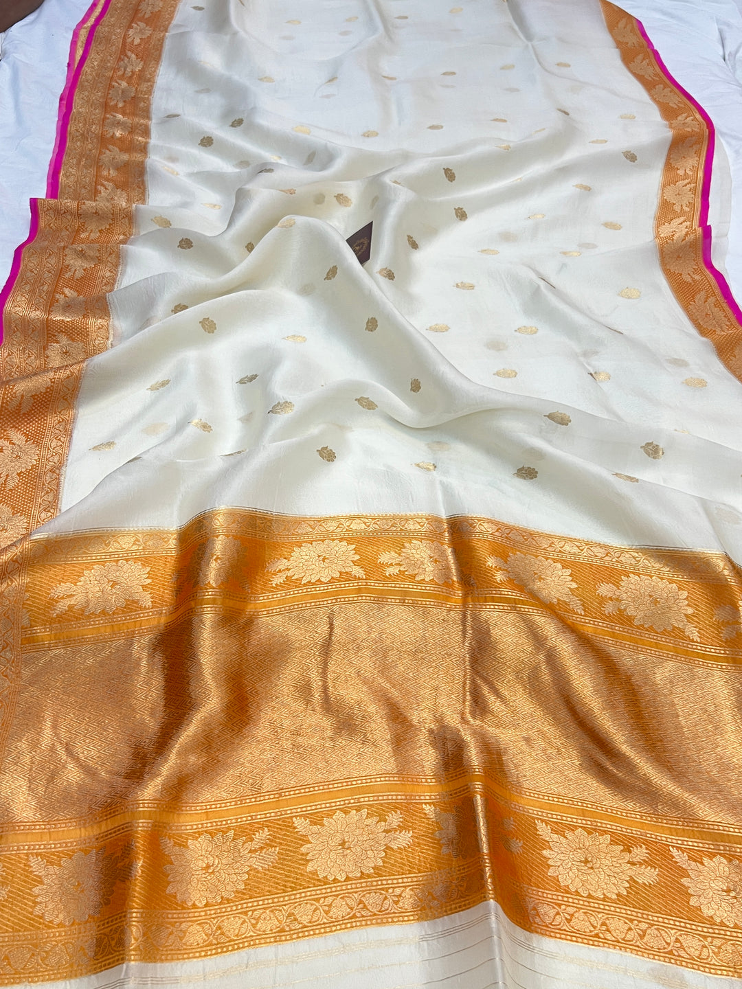 Pre Order :: Off White Pure Banarasi Handloom Kora Silk Saree