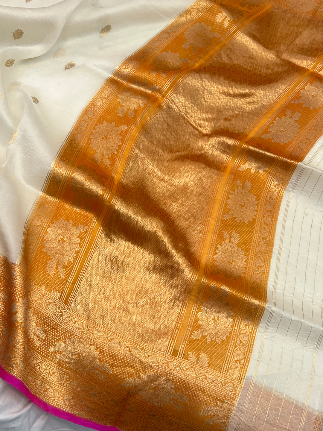Pre Order :: Off White Pure Banarasi Handloom Kora Silk Saree