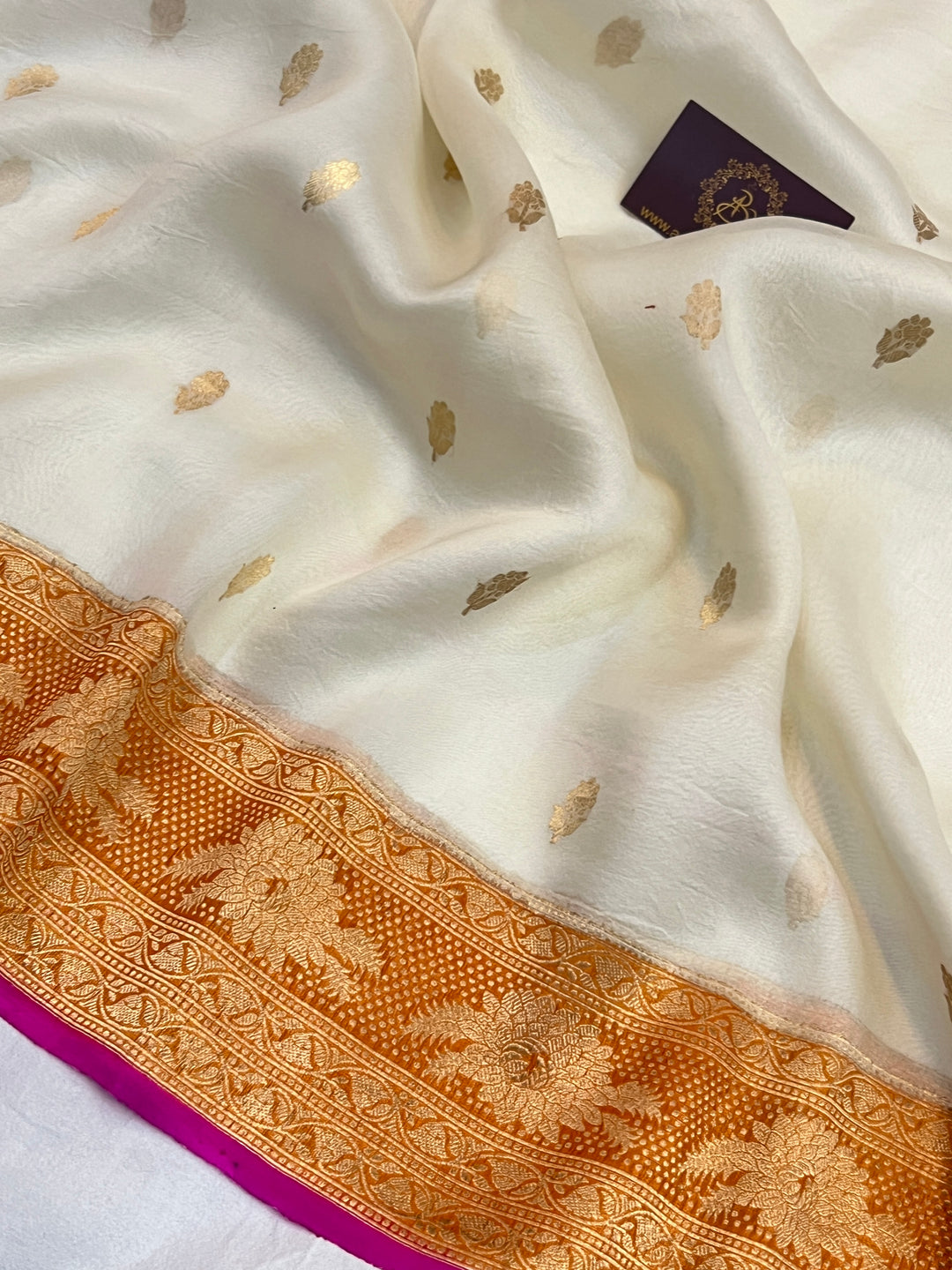 Pre Order :: Off White Pure Banarasi Handloom Kora Silk Saree
