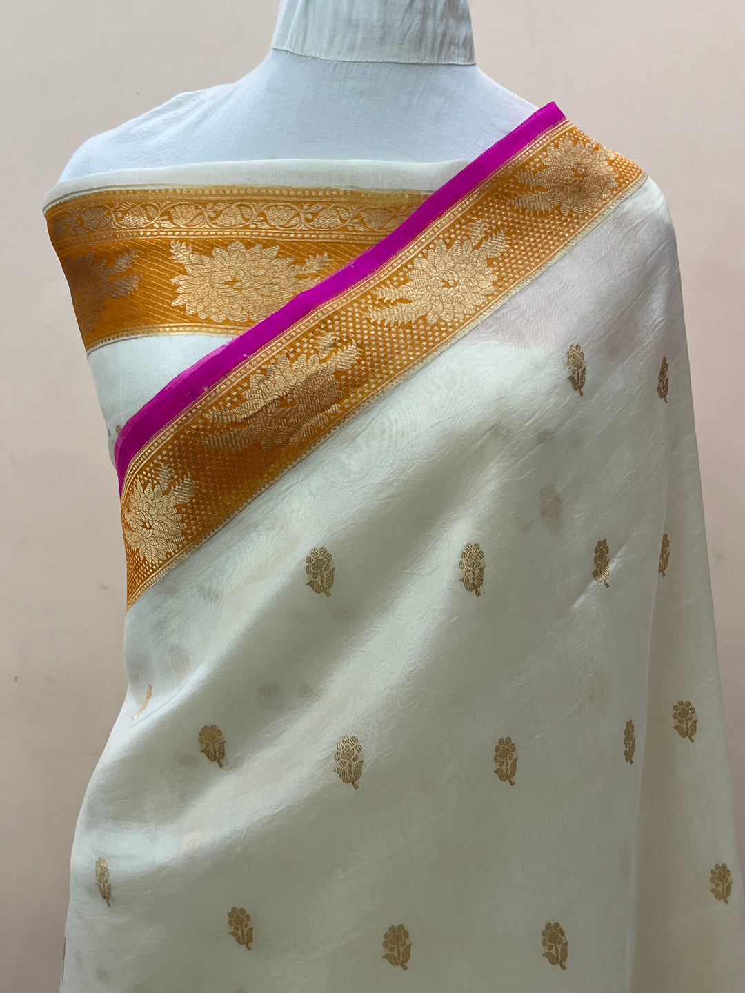 Pre Order :: Off White Pure Banarasi Handloom Kora Silk Saree