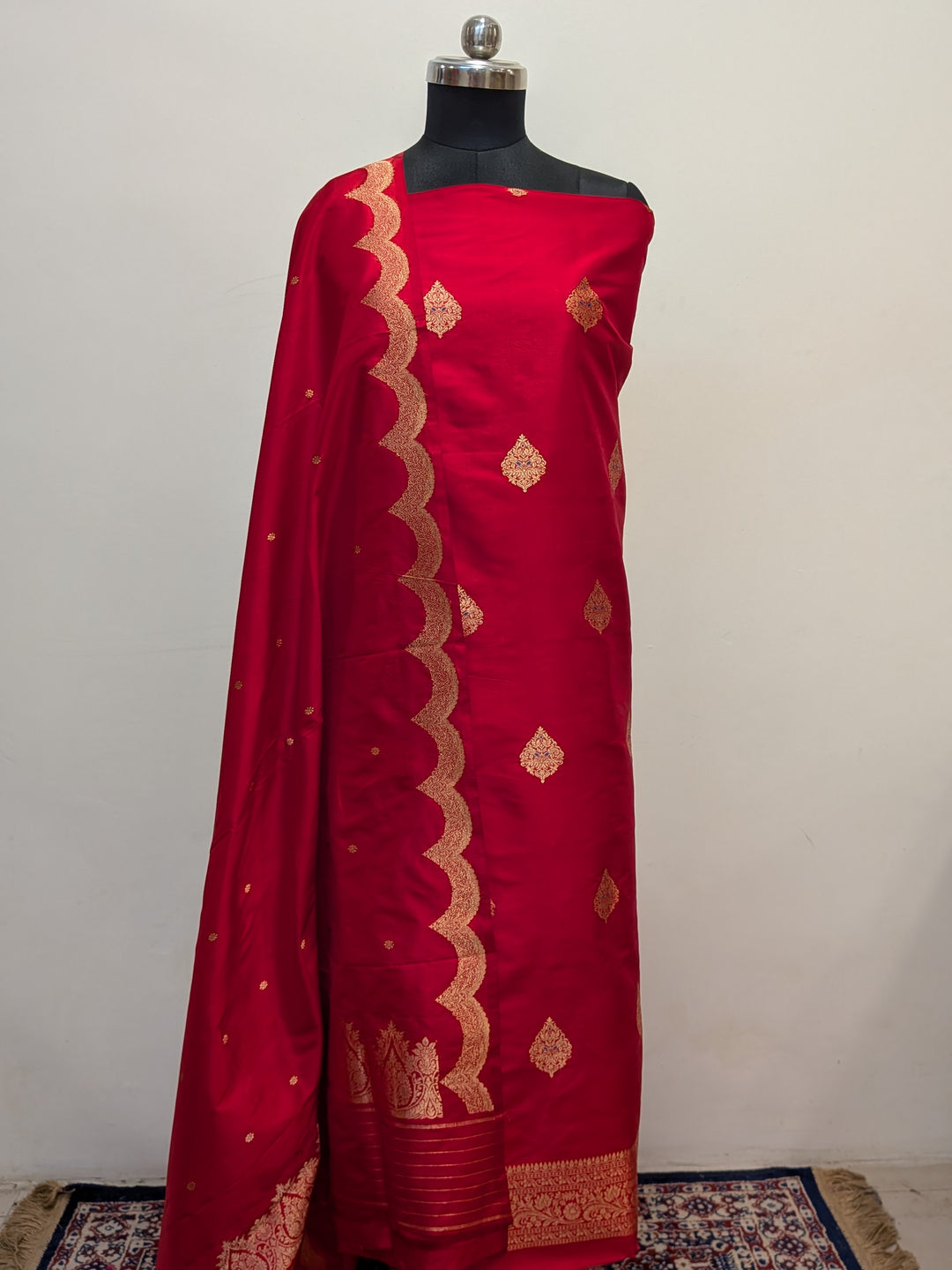 Radish Pink Katan Silk Handwoven Banarasi Suit Set - Aura Benaras