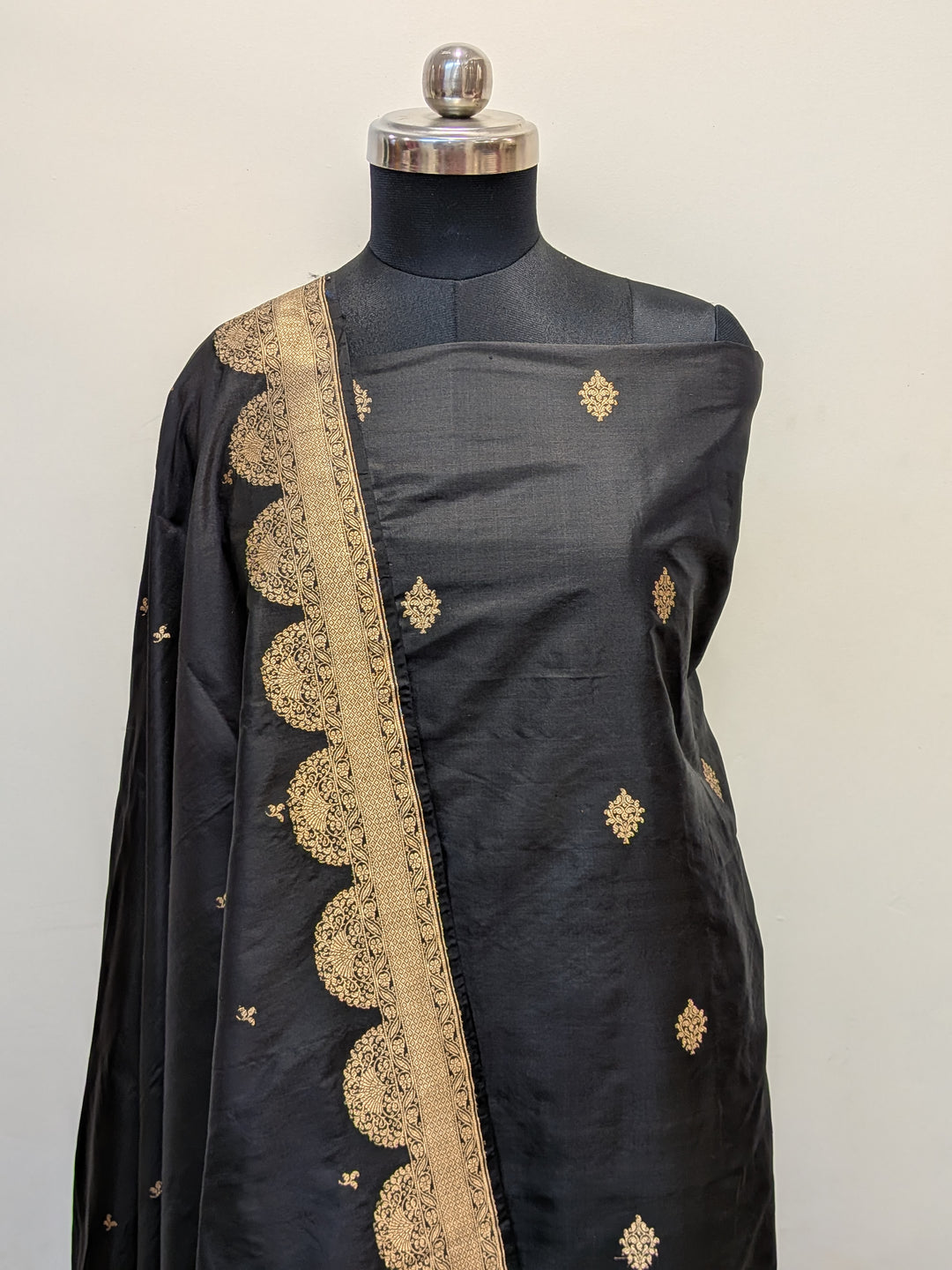 Black Katan Silk Handwoven Banarasi Suit Set - Aura Benaras