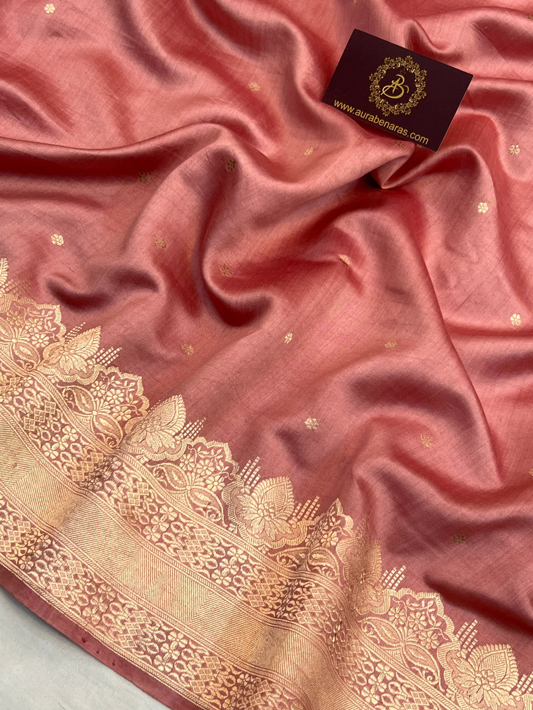 Detailed view of kadhwa butis and zari border on Chiniya silk Banarasi saree