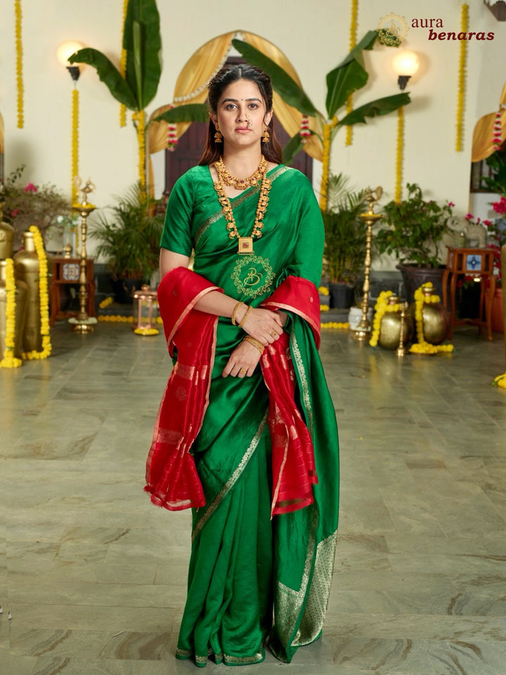 Green Pure Banarasi Handloom Silk Saree - Aura Benaras