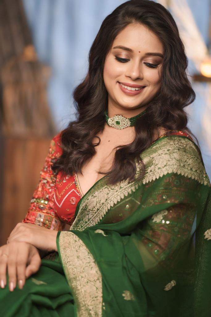 Bottle Green Khaddi Chiffon Banarasi Handloom Saree