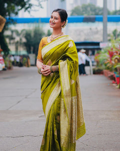 Mehendi Green Pure Banarasi Handloom Silk Saree