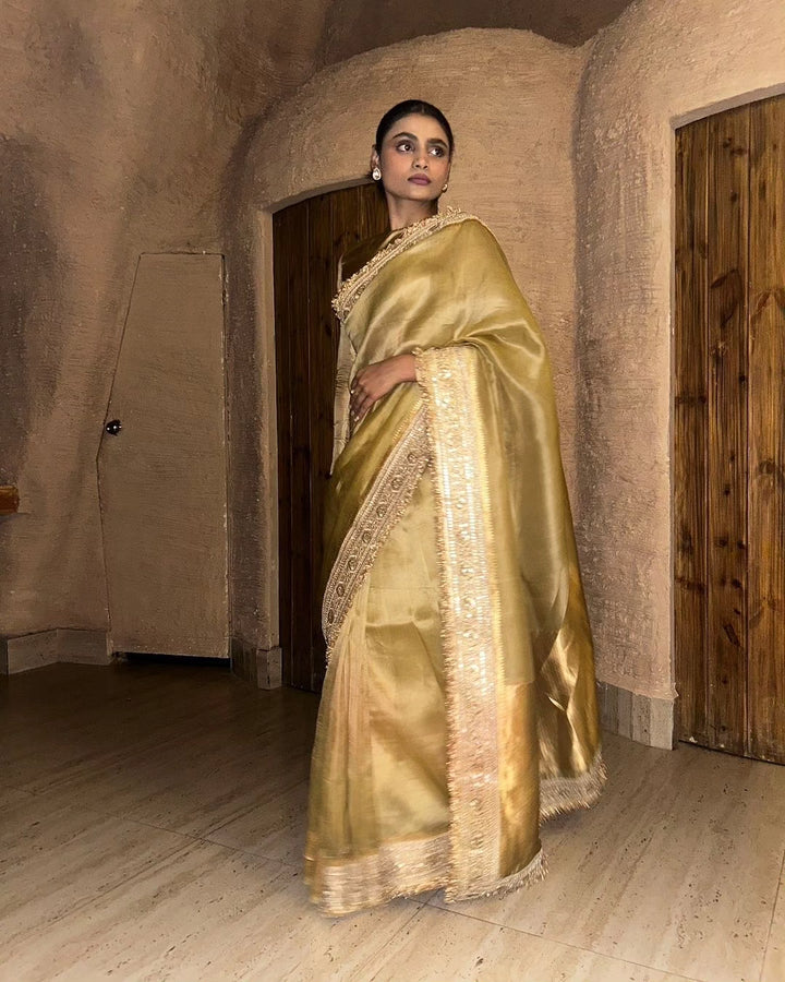 White-Yellow Banarasi Handloom Kora Silk Saree - Aura Benaras