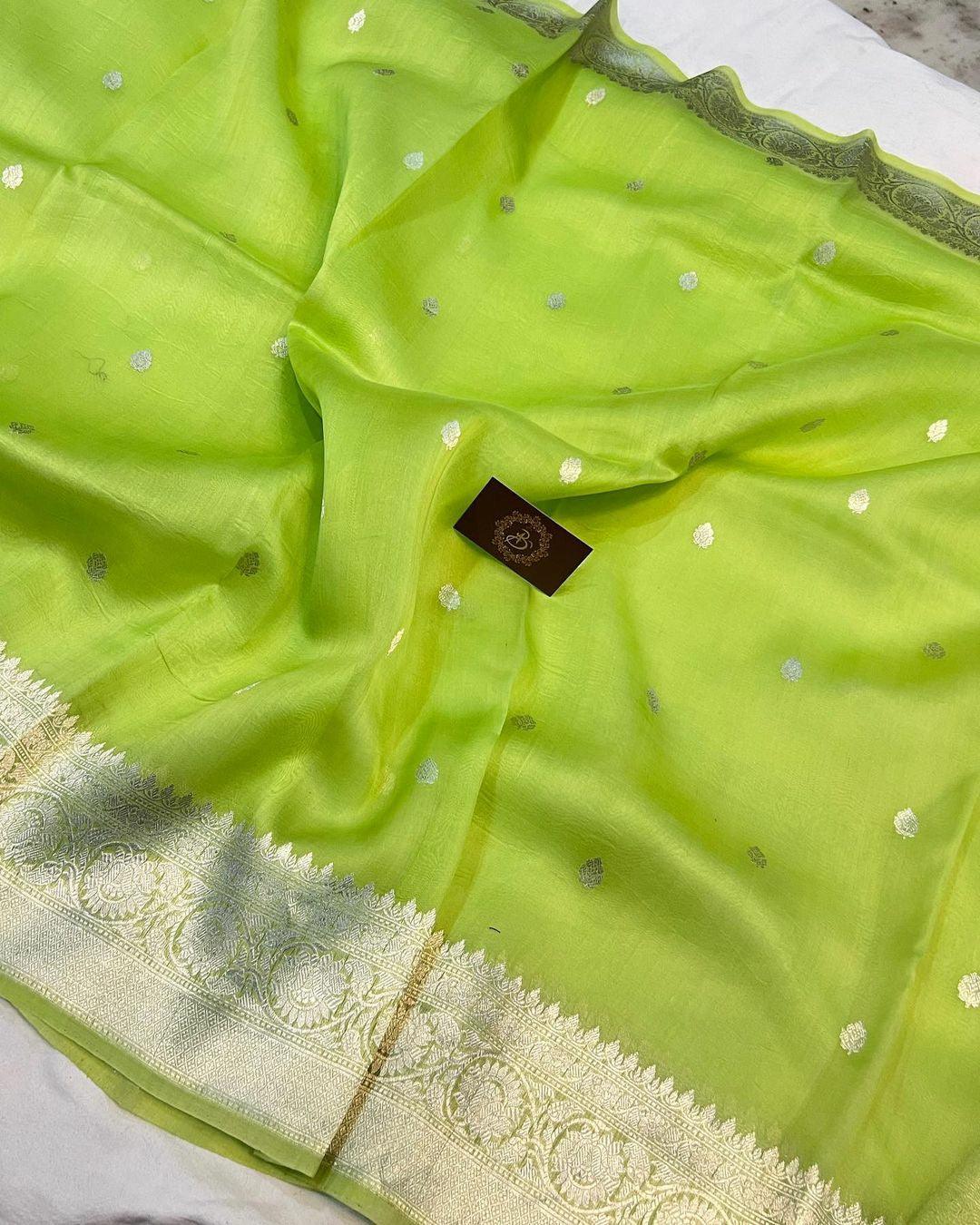 Pista Green Banarasi Handloom Kora Silk Saree - Aura Benaras