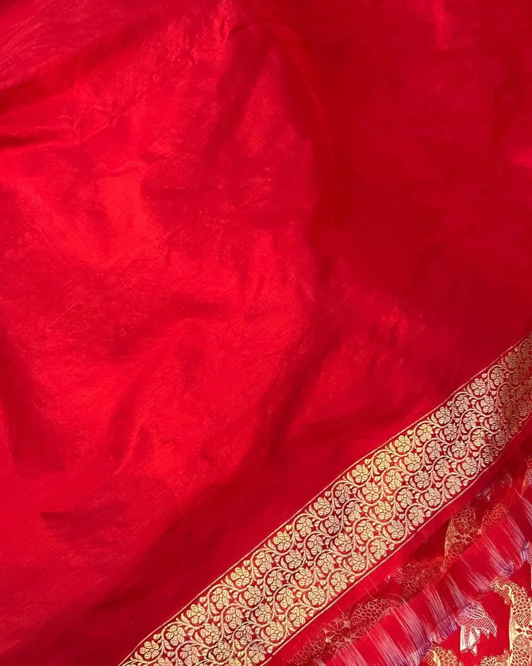 Red Kadwa Jaal Pure Banarasi Handloom Katan Silk Saree - Aura Benaras