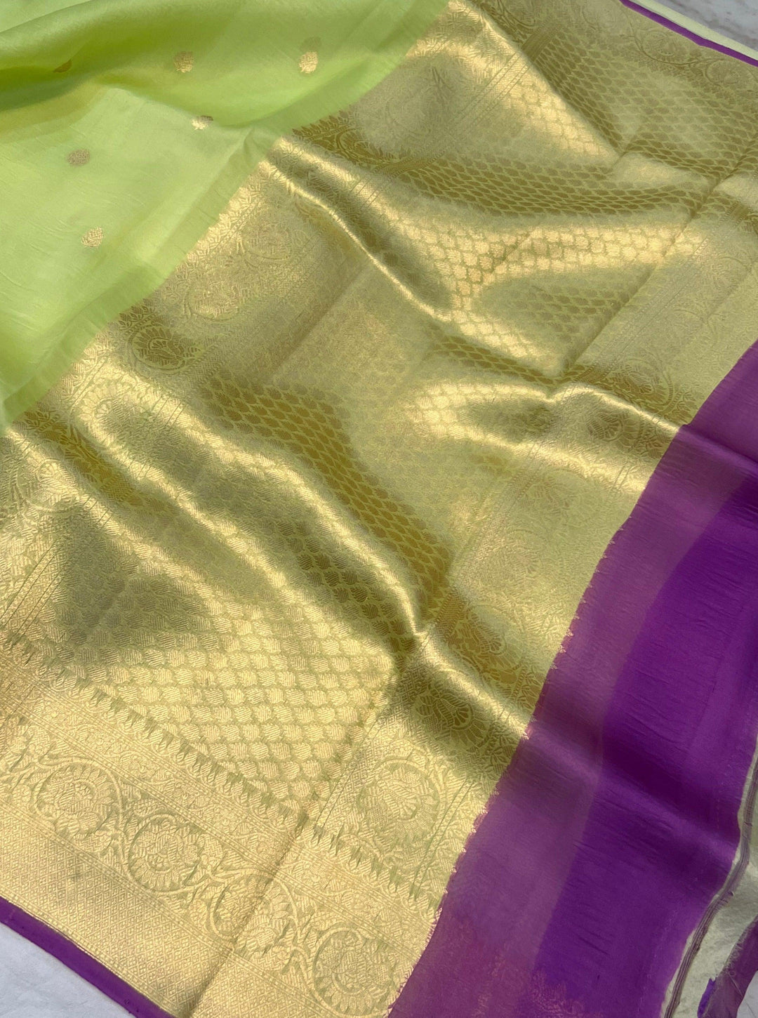 Pista Green Banarasi Handloom Kora Silk Saree - Aura Benaras