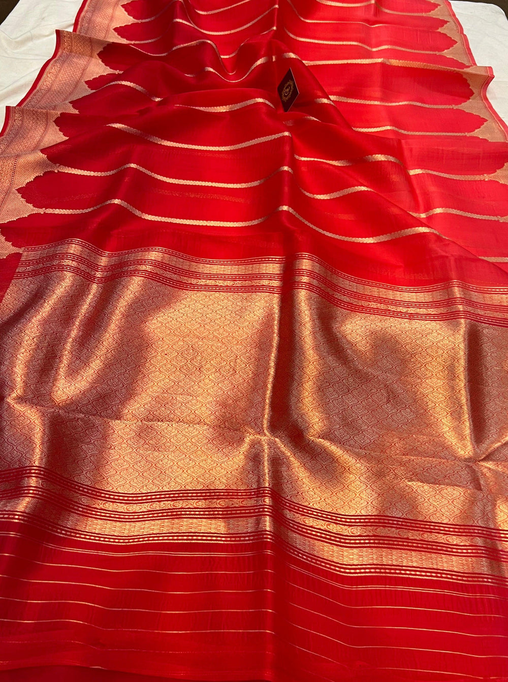 Red Shaded Banarasi Handloom Kora Silk Saree - Aura Benaras