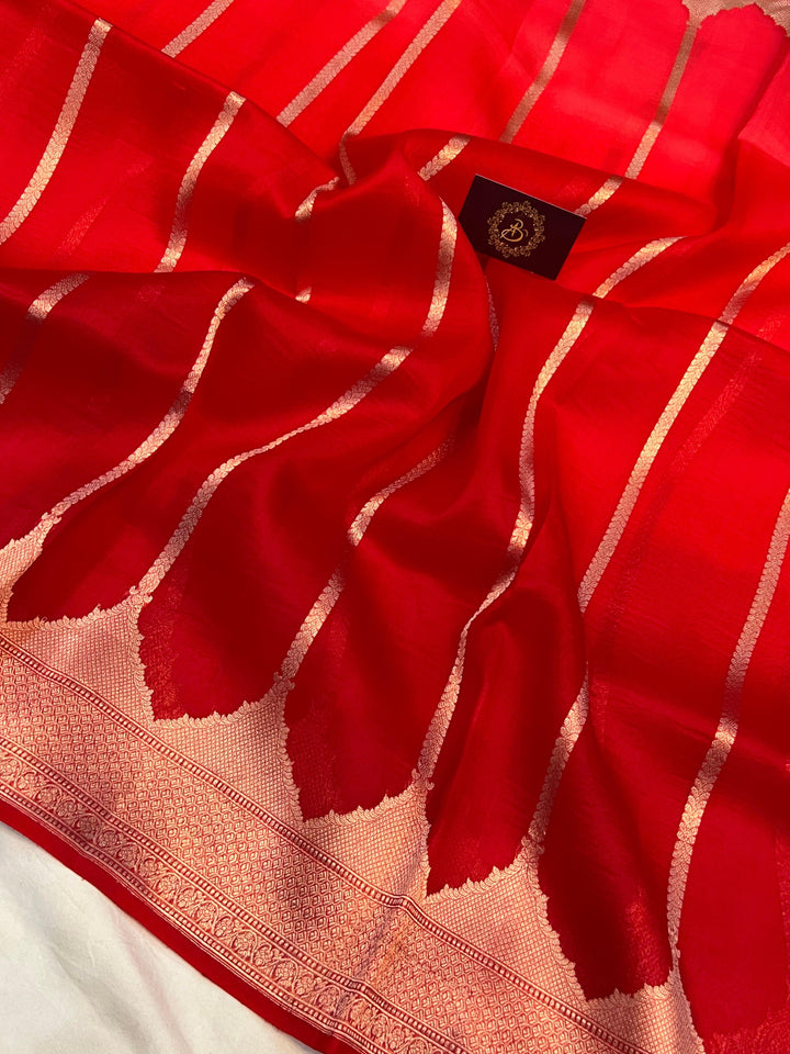 Red Shaded Banarasi Handloom Kora Silk Saree - Aura Benaras