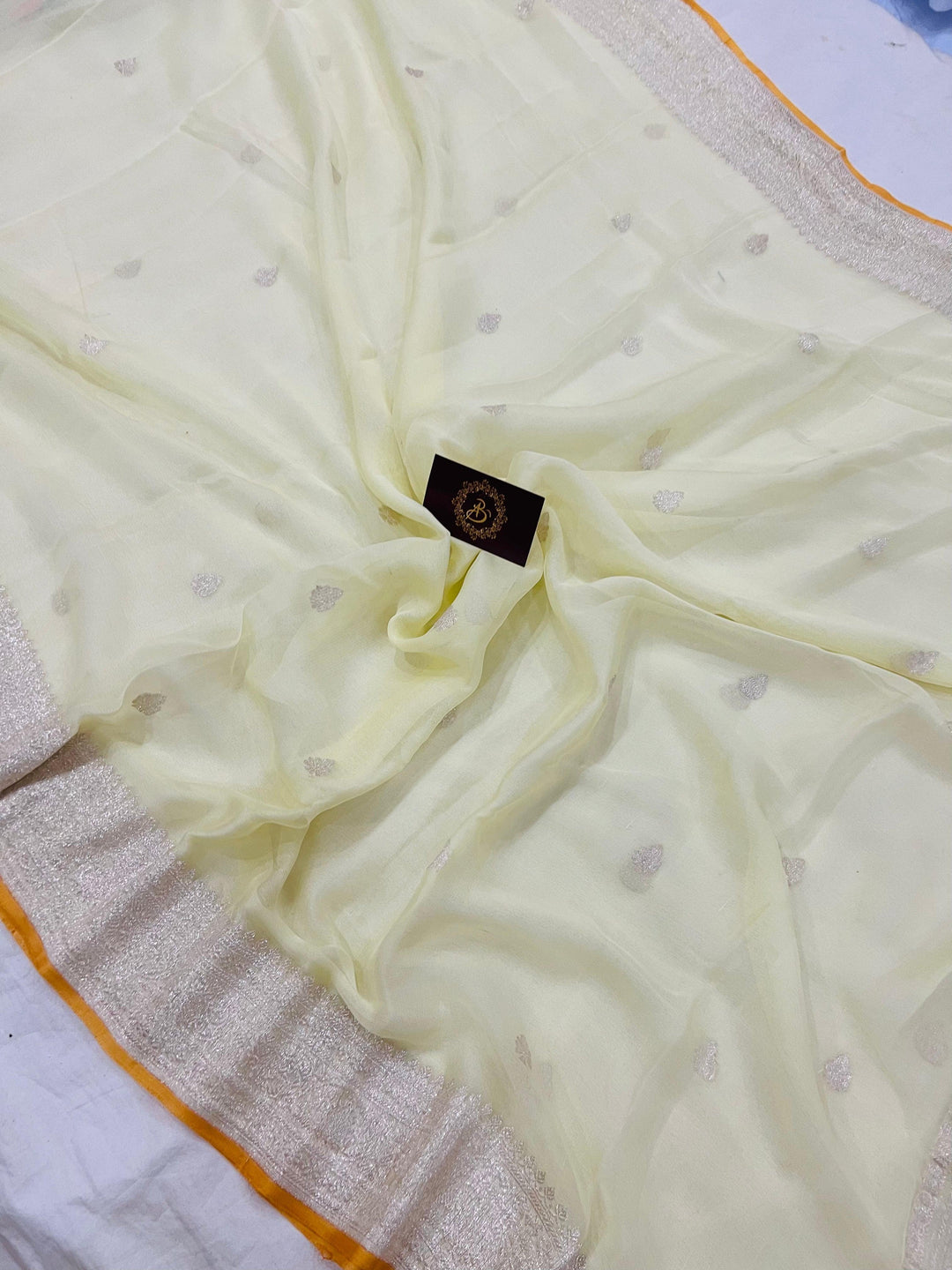 Off White Khaddi Chiffon Banarasi Handloom Saree - Aura Benaras
