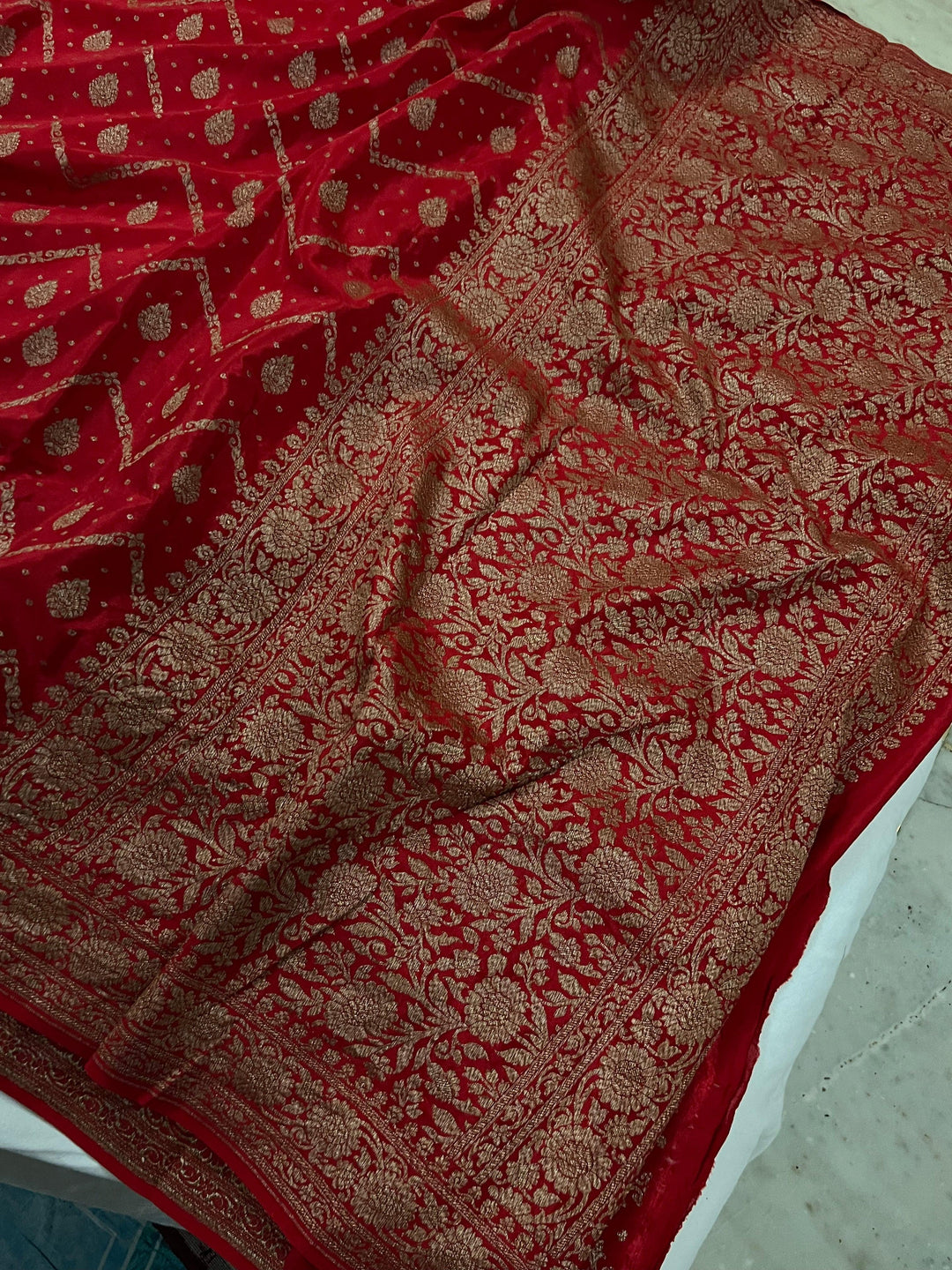 Red Pure Banarasi Khaddi Crepe Silk Saree - Aura Benaras