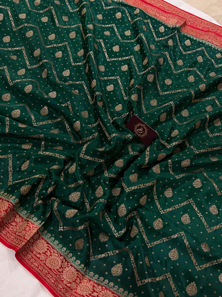 Bottle green Pure Banarasi Khaddi Crepe Silk Saree - Aura Benaras
