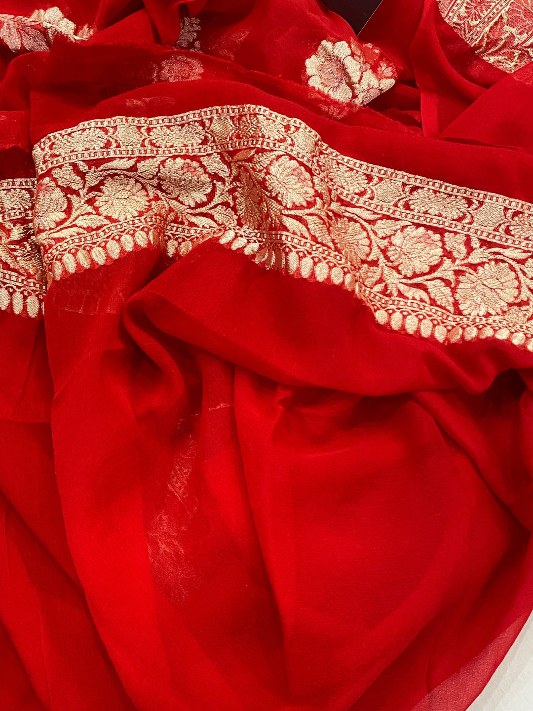 Red Buta Khaddi Georgette Banarasi Handloom Saree - Aura Benaras