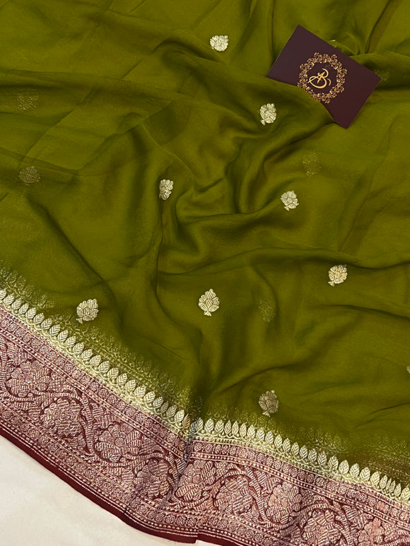 Light Blue & Mehndi Green Handloom Silk With Printed Saree at Rs 2560.00 |  हैंडलूम रेशम साड़ी - Bhakti Silk Mills, Surat | ID: 2851207653755