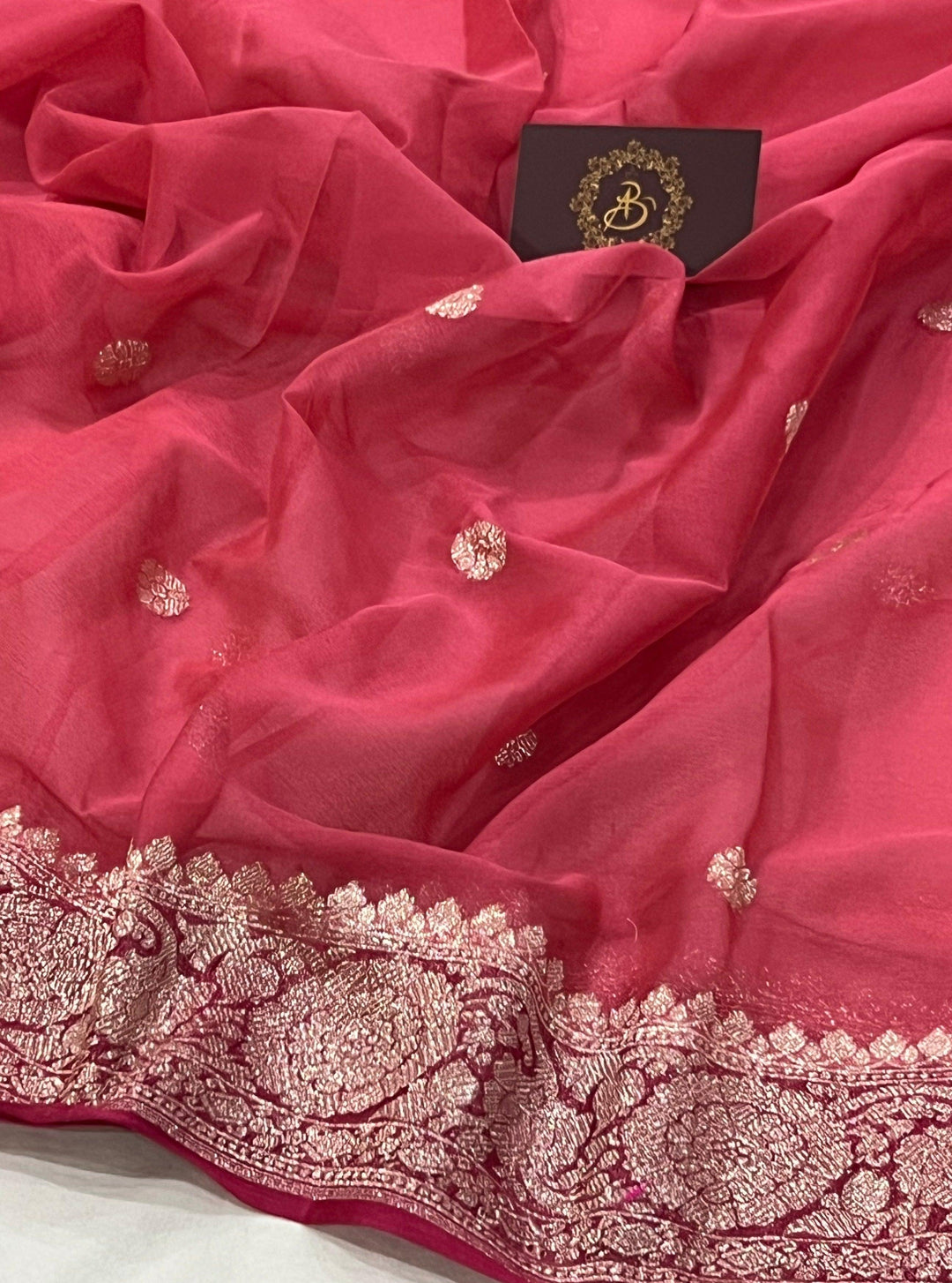 Onion shade Khaddi Chiffon Banarasi Handloom Saree - Aura Benaras