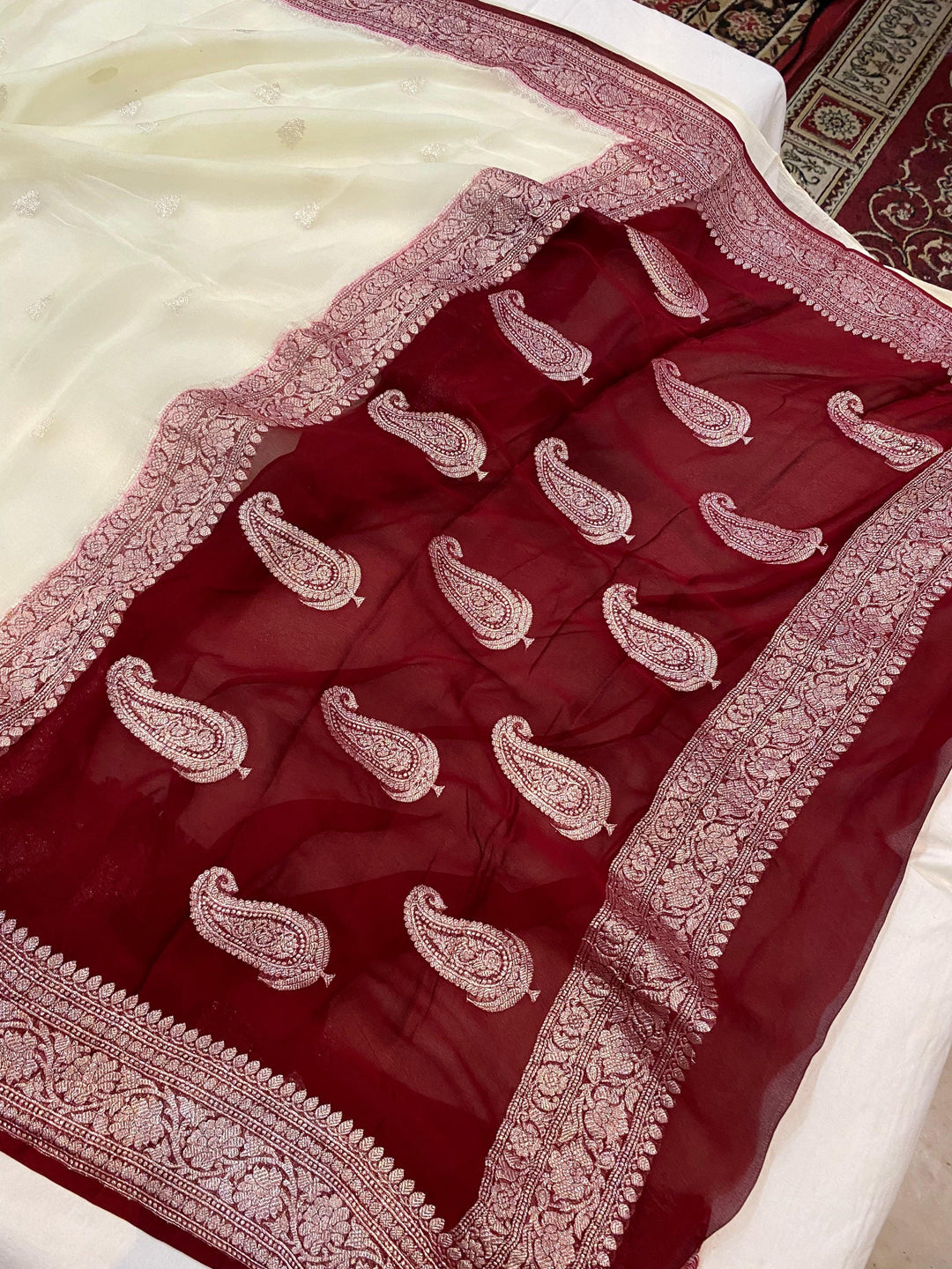 Off White Khaddi Chiffon Banarasi Handloom Saree - Aura Benaras