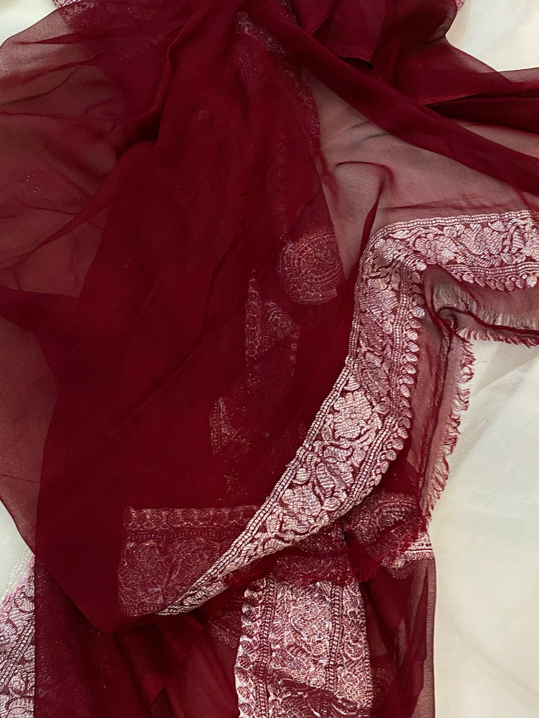 Off White Khaddi Chiffon Banarasi Handloom Saree - Aura Benaras