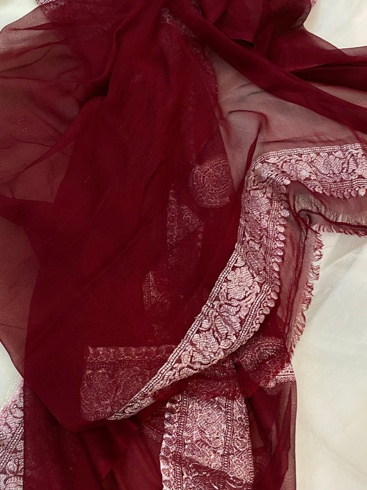 Off White Khaddi Chiffon Banarasi Handloom Saree - Aura Benaras