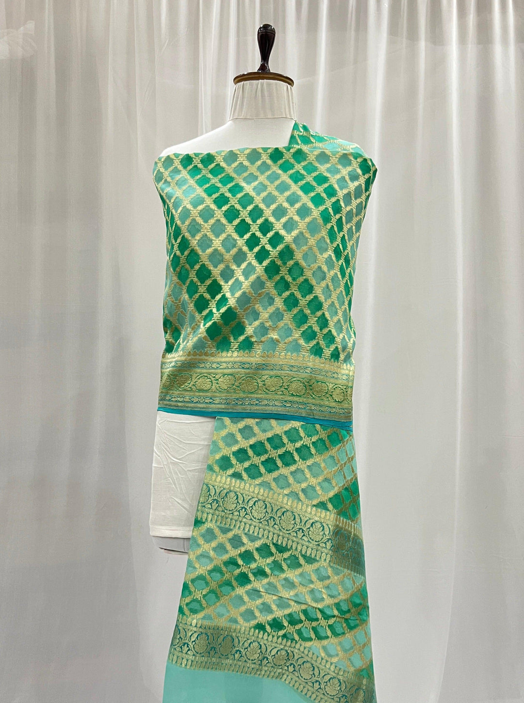 Pastel Green Banarasi Handloom Khaddi Georgette Dupatta - Aura Benaras