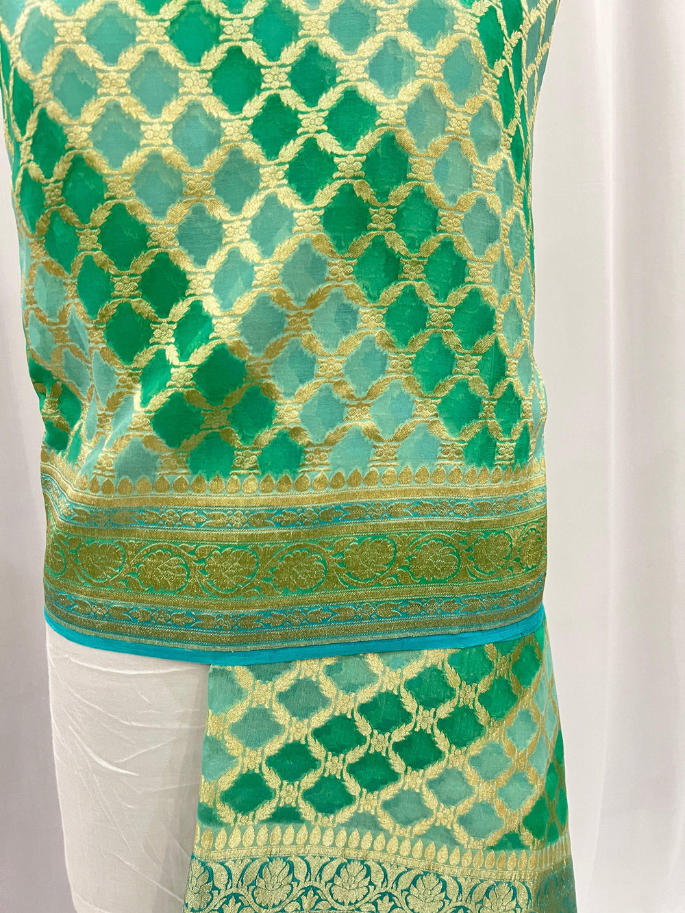 Pastel Green Banarasi Handloom Khaddi Georgette Dupatta - Aura Benaras