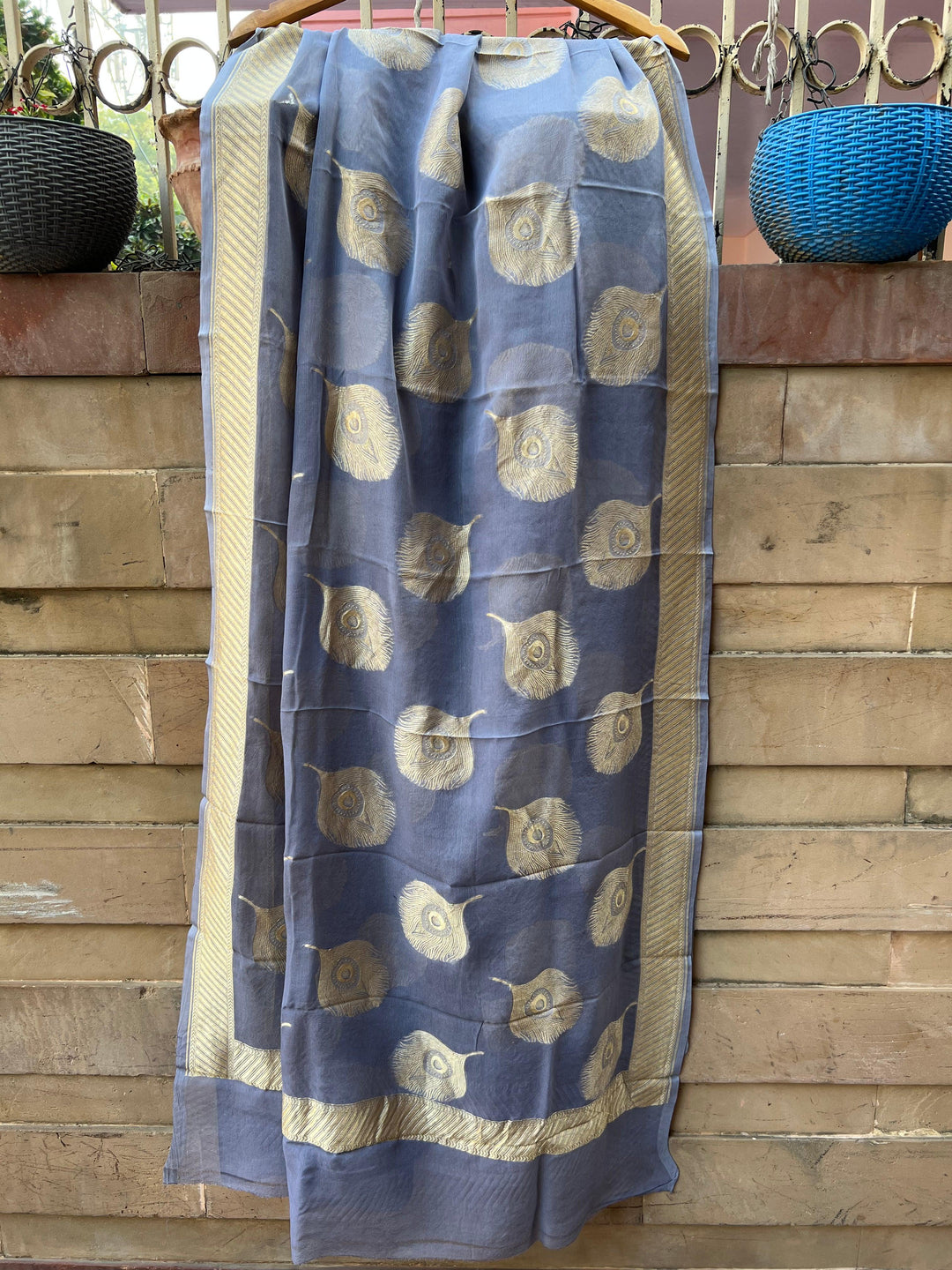 Grey Pure Banarasi Handloom Georgette Dupatta - Aura Benaras