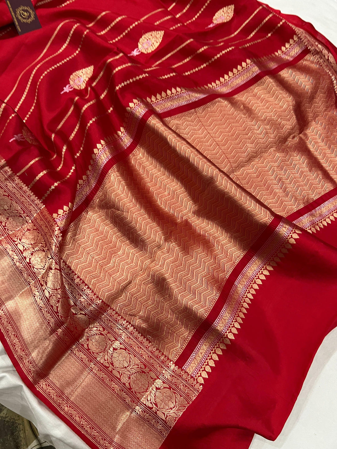 Red Pure Banarasi Handloom Silk Saree - Aura Benaras
